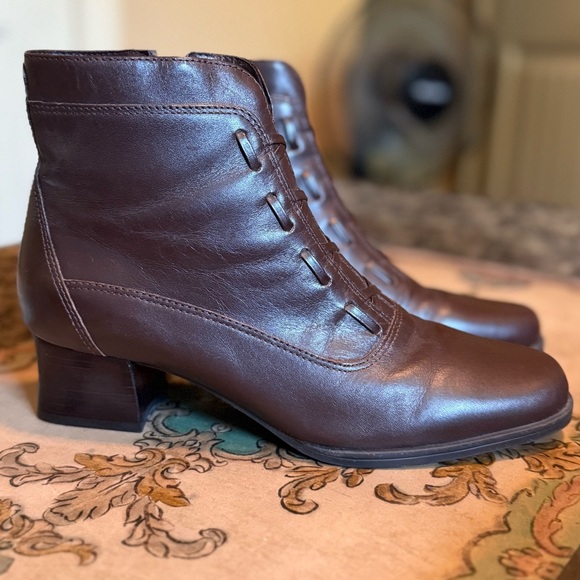 Classic Elements Brown Leather Booties, Women’s Sz 6 - Picture 2 of 13